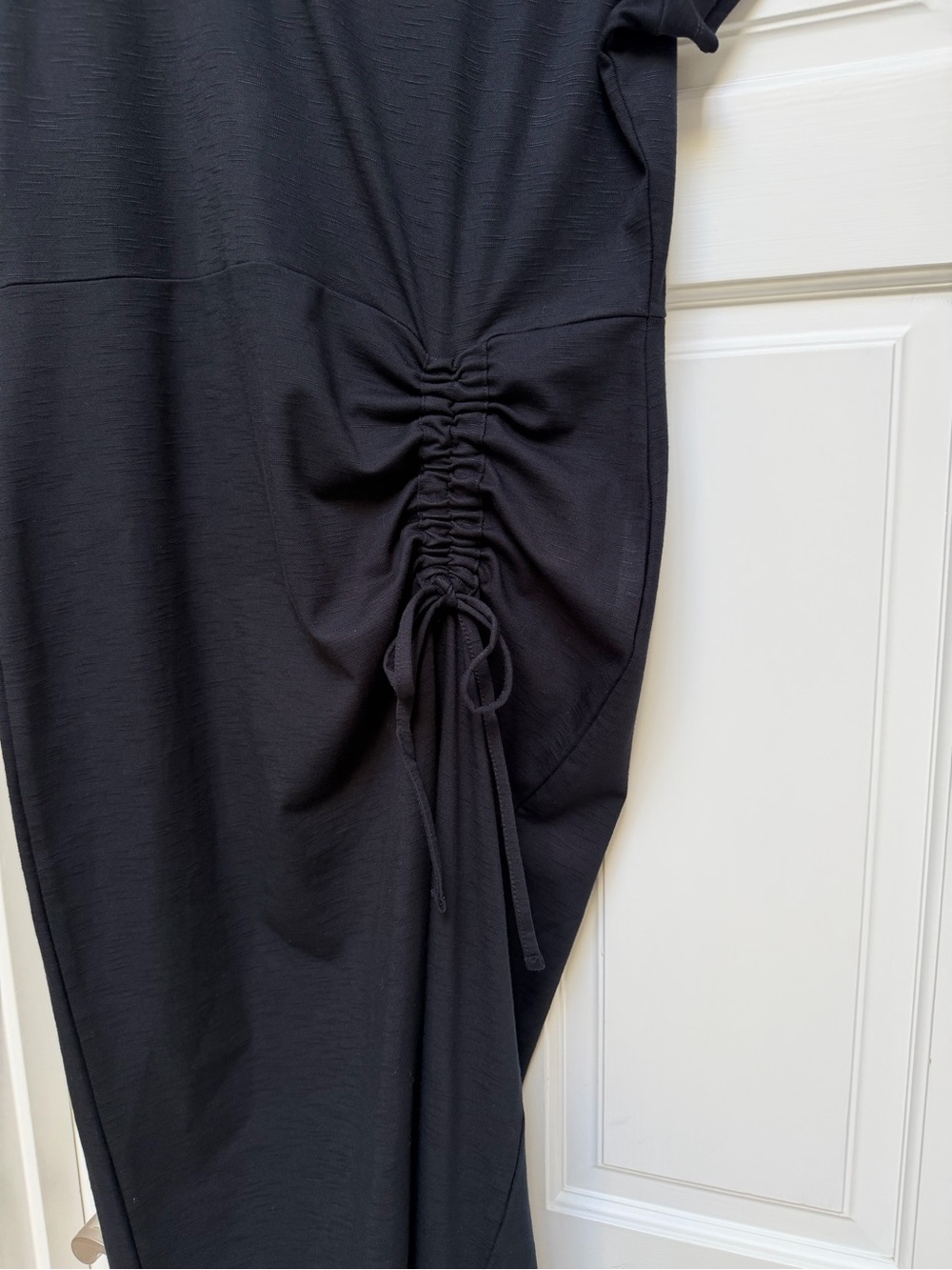 Short-Sleeve Black Ruched Midi Dress - Picture 2 of 6